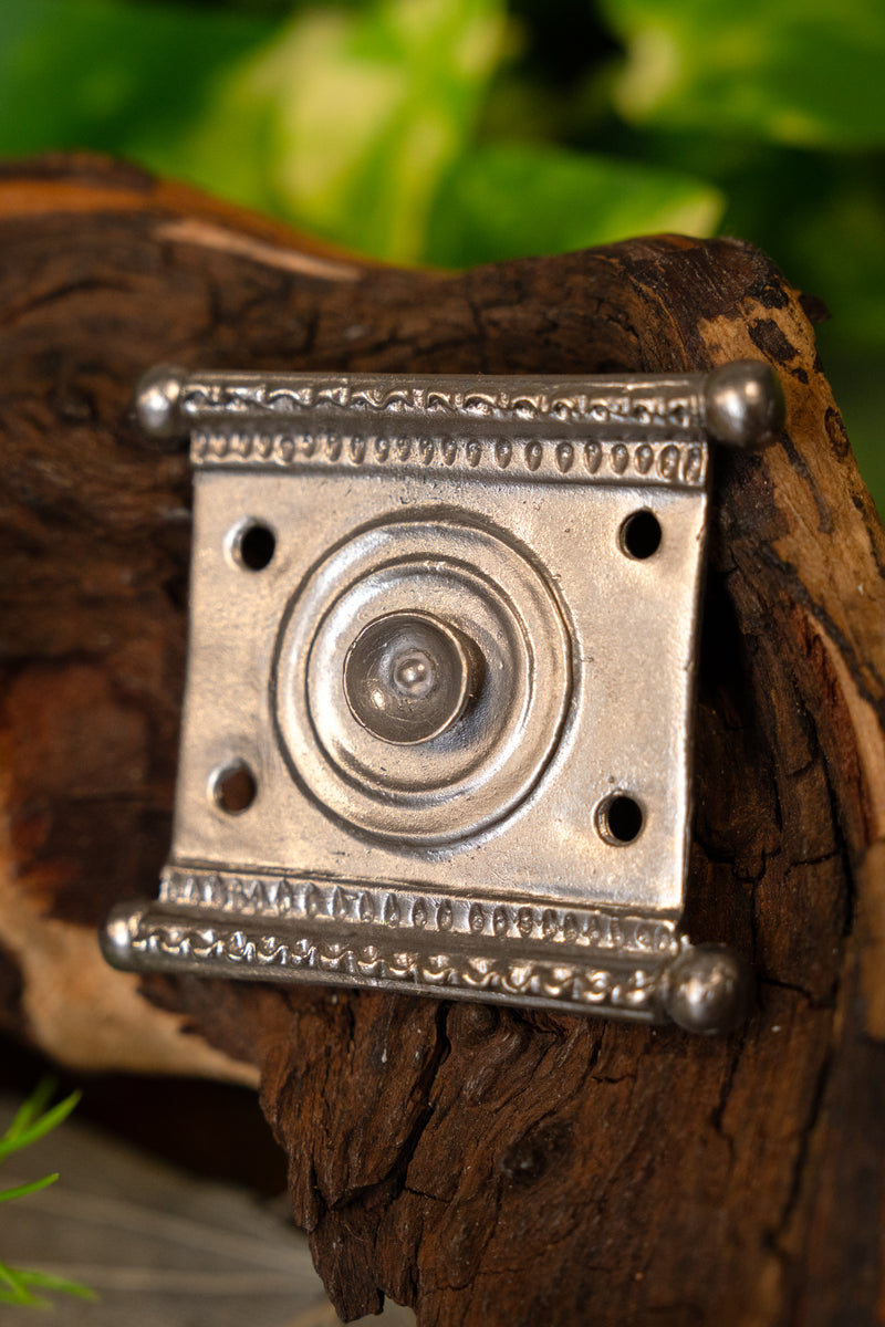 Tekija romana adorno del cinturón, vertind latón 