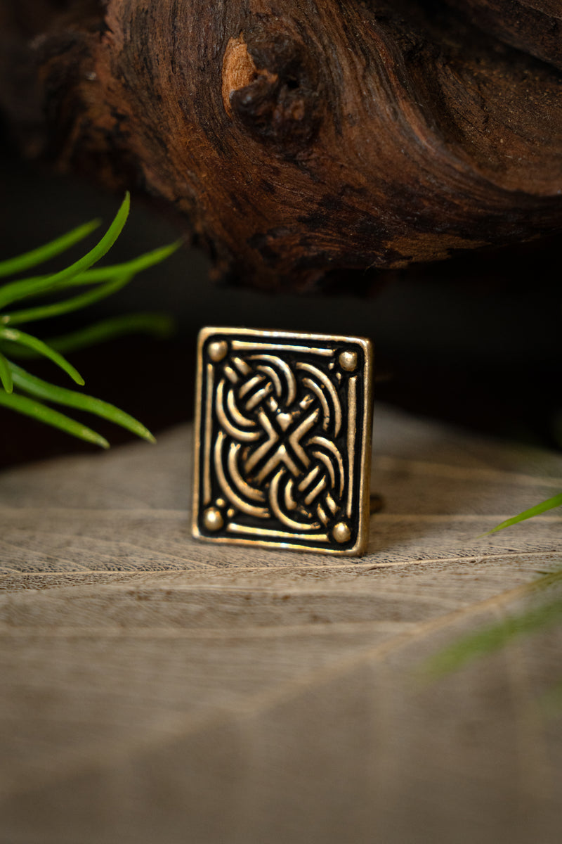 Viking bältesbeslag med knutmönster, Birka 