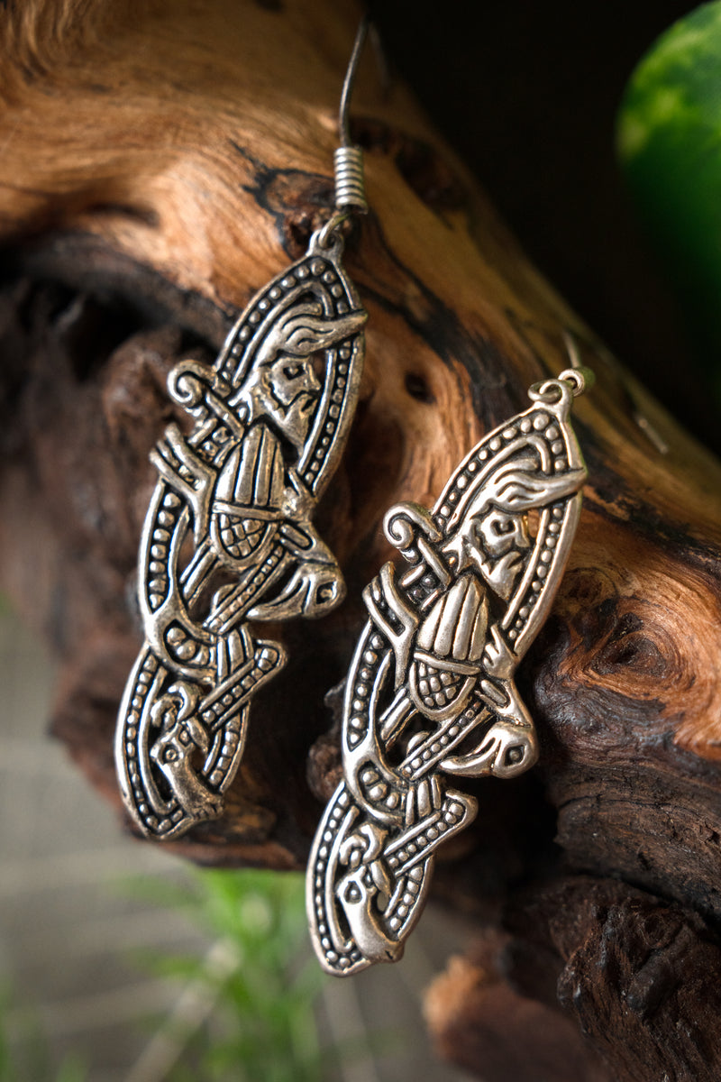 Oud-Ierse oorbellen, verzilverd brons