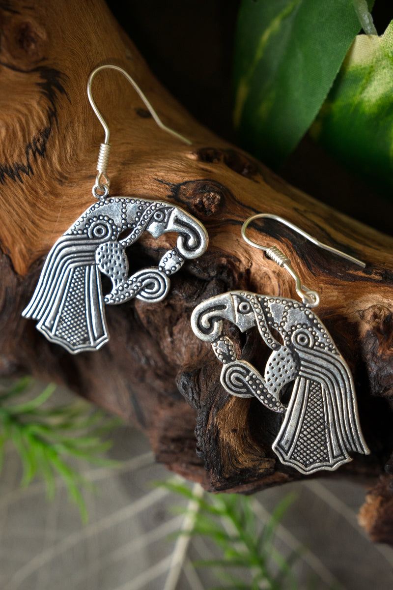 Oorbellen Germaanse raaf, verzilverd brons