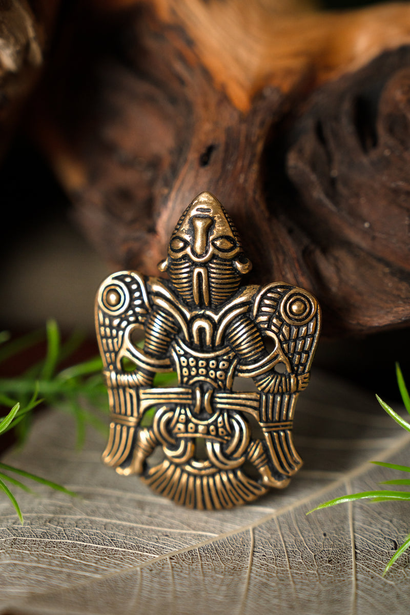 Vikingsieraad gevleugelde man van Uppåkra, brons