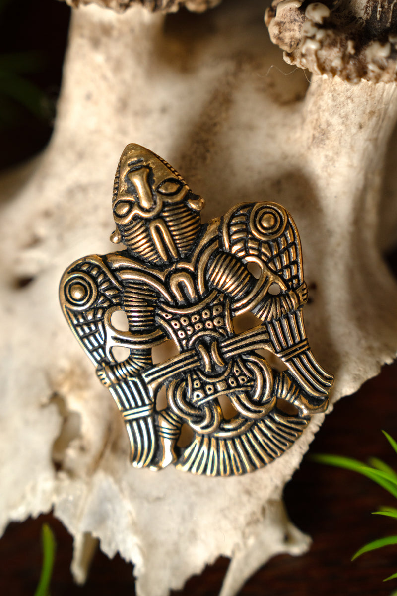 Vikingsieraad gevleugelde man van Uppåkra, brons