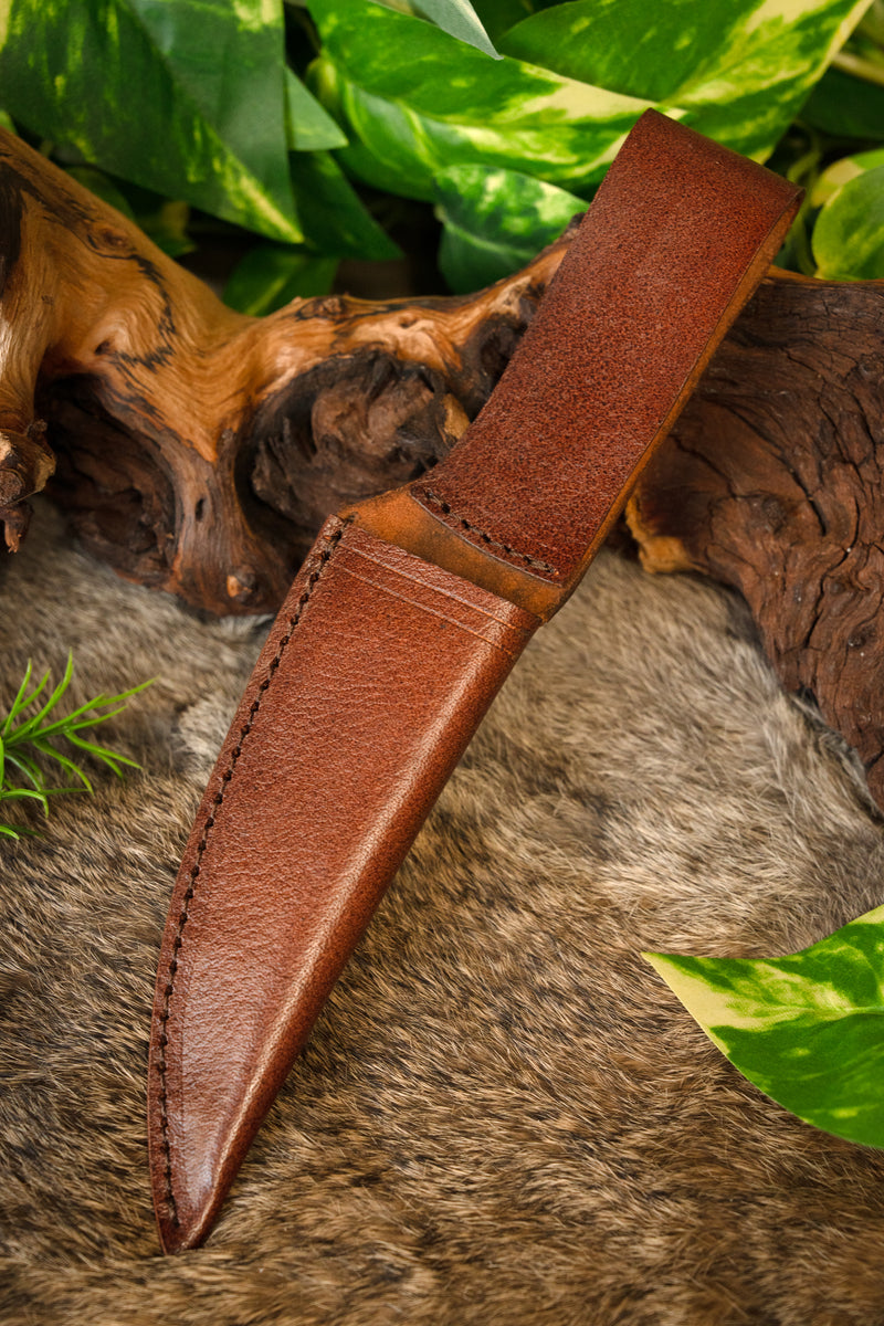 Prehistoryczny nóż z skręconym uchwytem