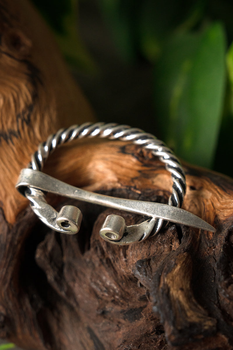 Rusvik broche, bronze argenté 