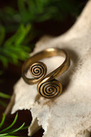 Keltische ring met spiralen, brons