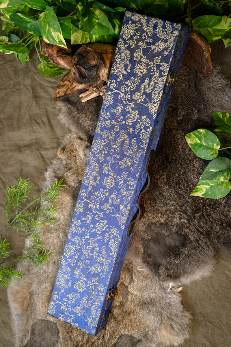 John Lee Aikuchi tanto, scherp