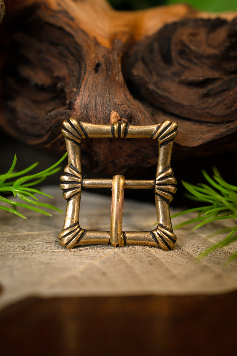 Gesp met schelpmotief, 16e eeuw, brons