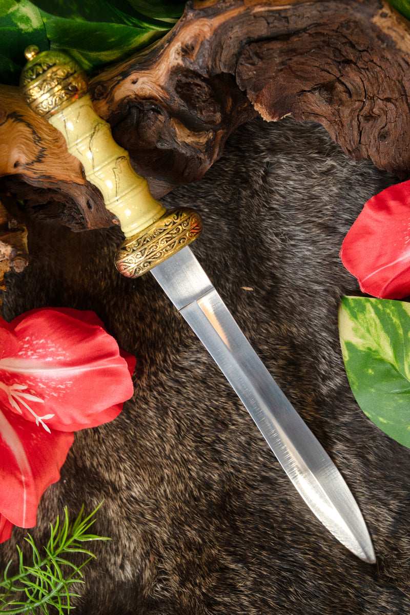 Romeinse dolk, semi-scherp