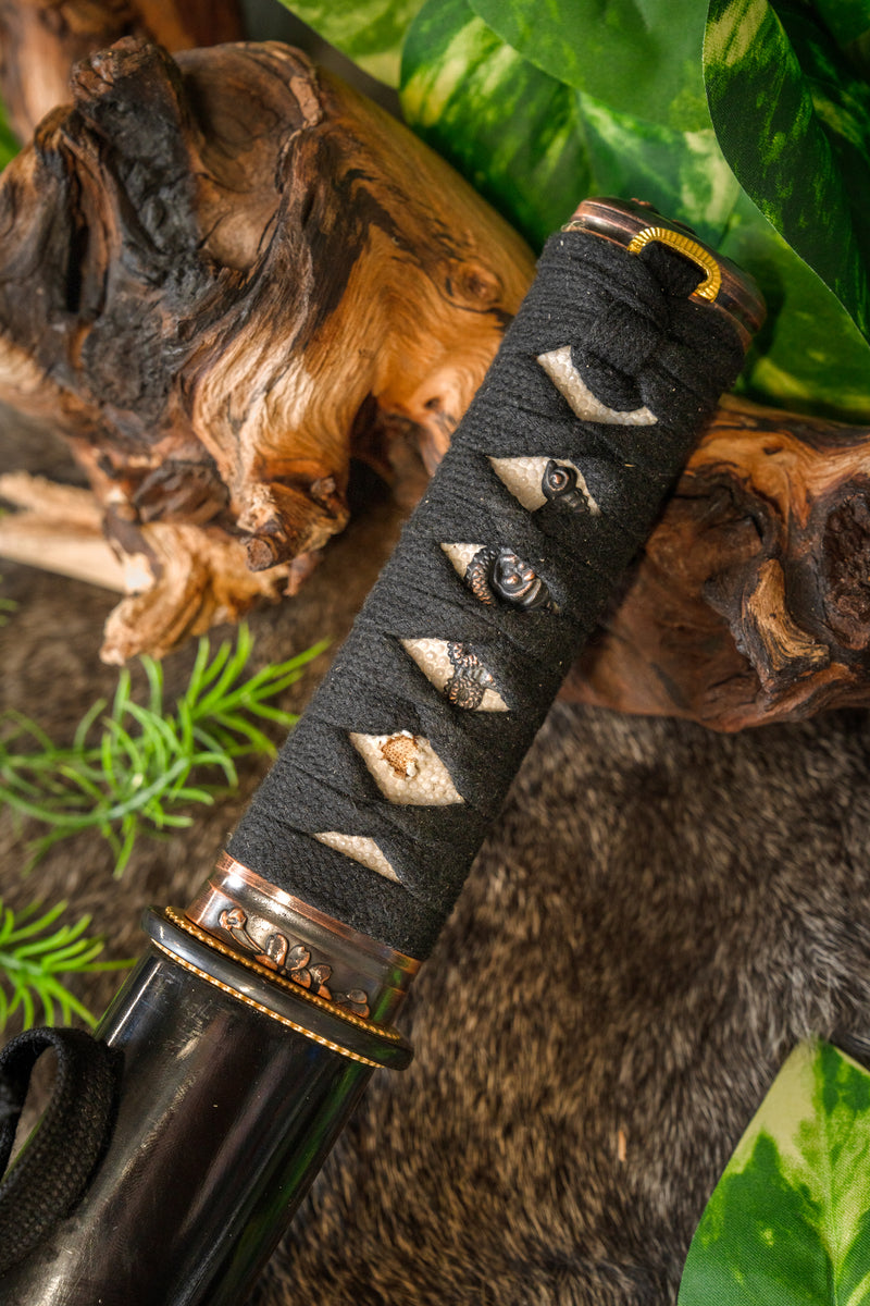 John Lee złoty kwiat tanto, ostry 