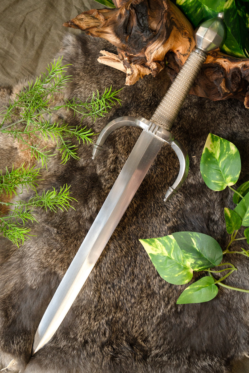 Main gauche, semi-scherp