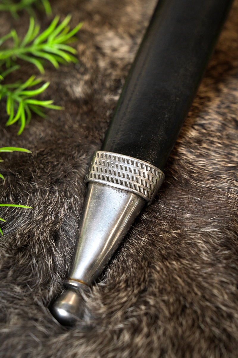 Main gauche, semi-scherp