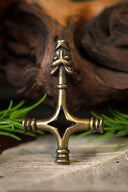 Thorshamer wolvenkruis, messing, zamak