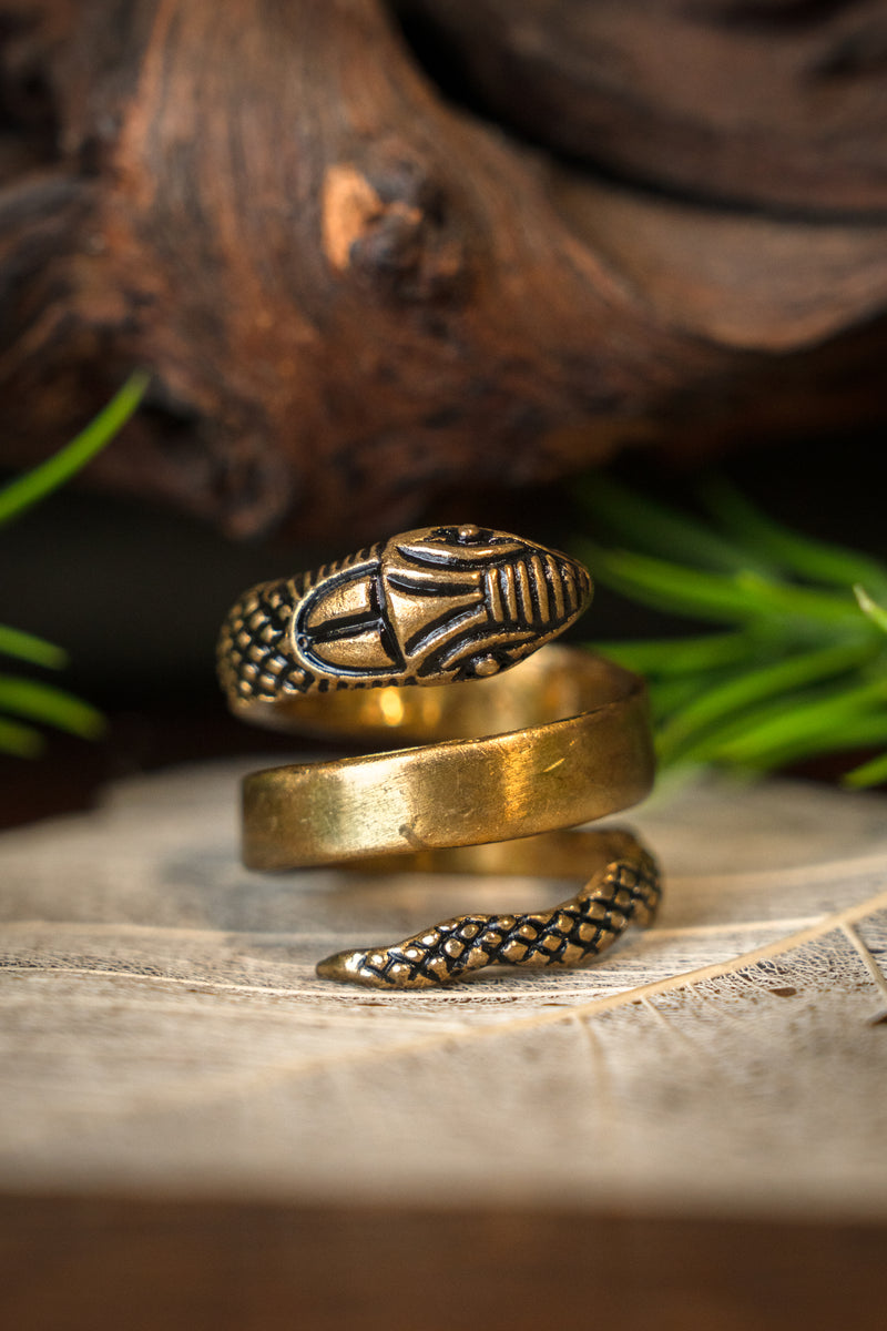 Roman snake ring, bronze