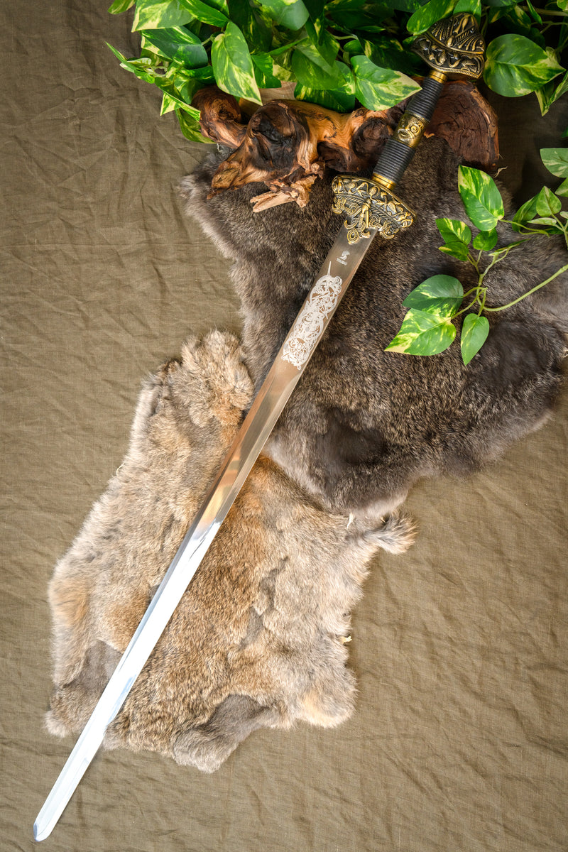 Dybekzwaard, semi-scherp