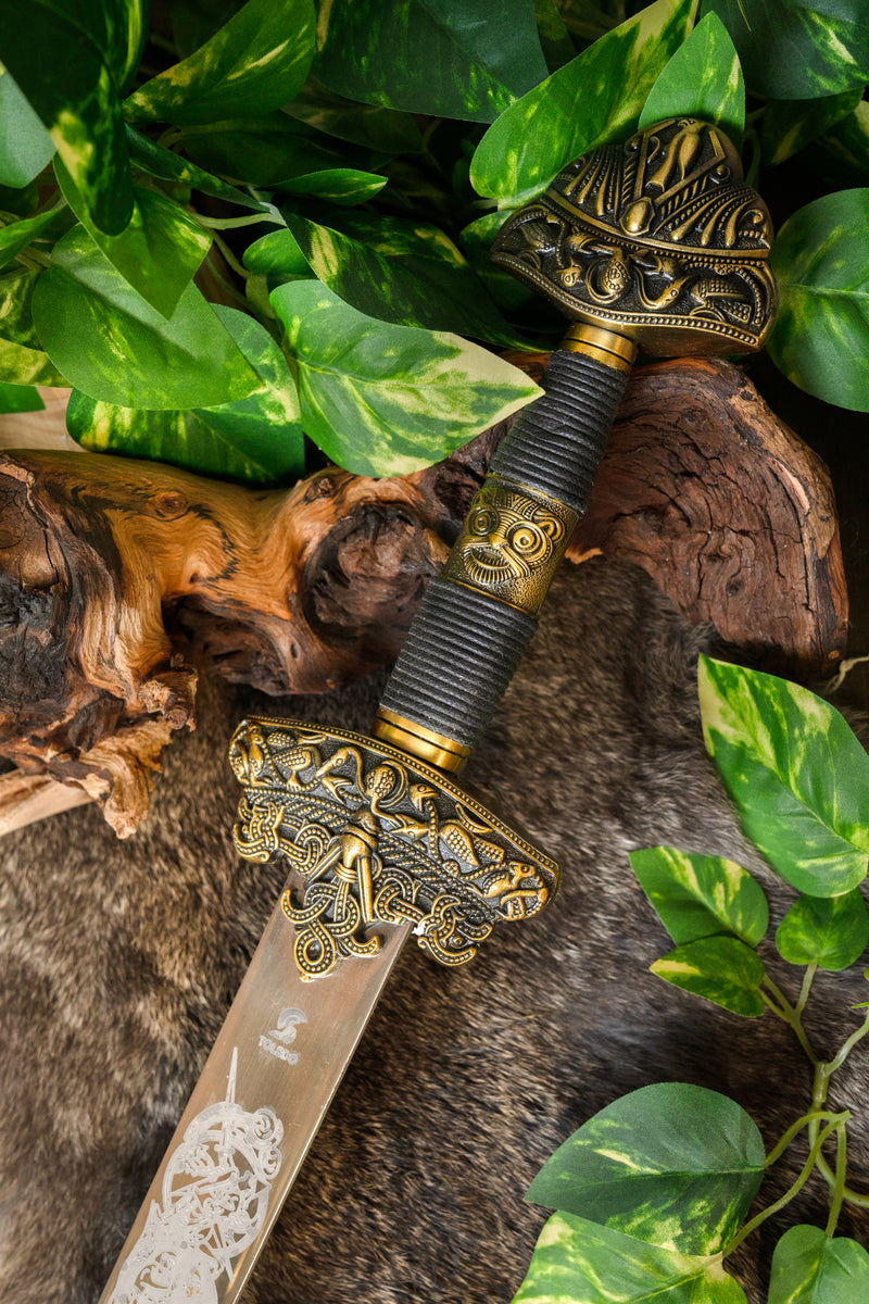 Dybekzwaard, semi-scherp