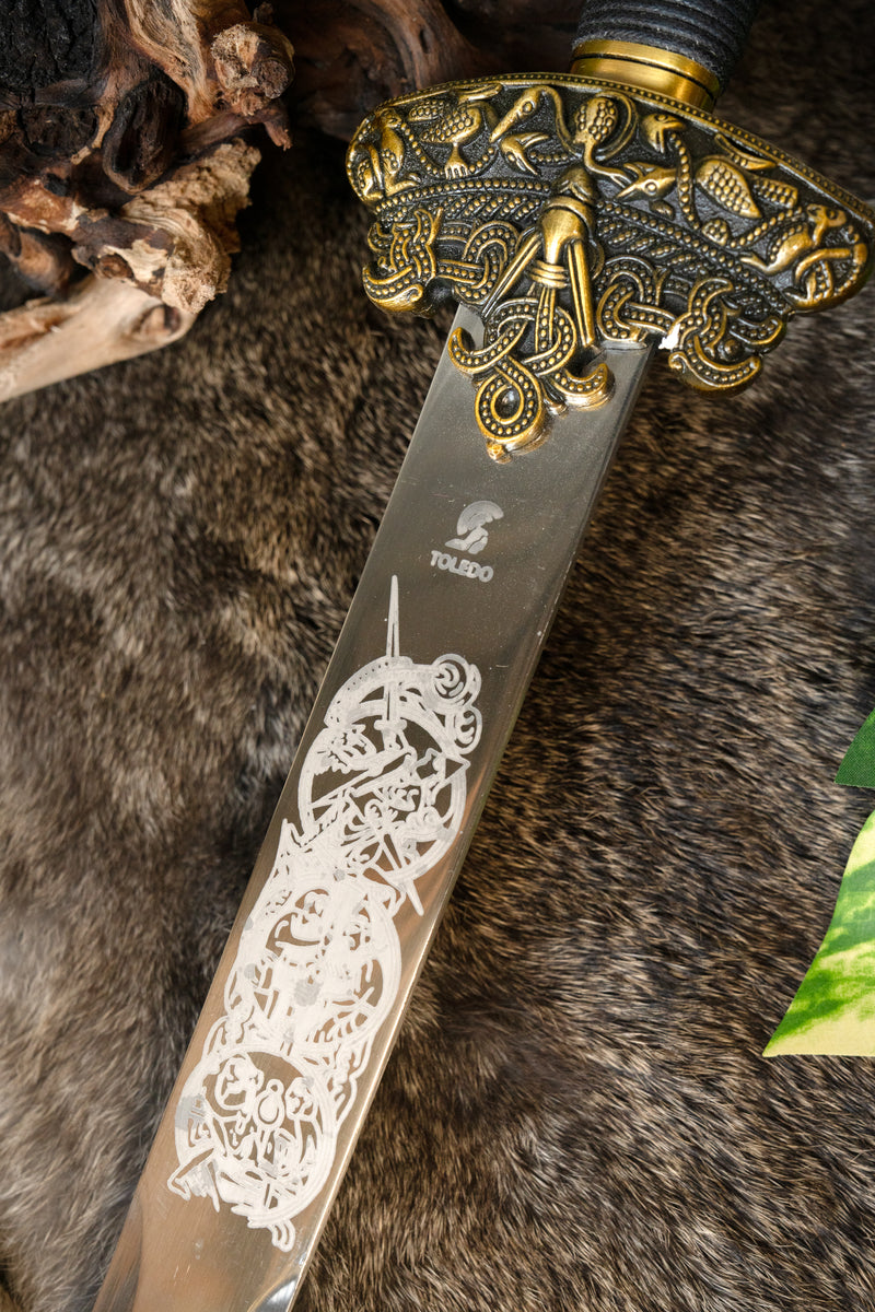 Dybekzwaard, semi-scherp