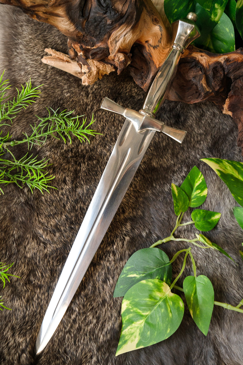 Renaissance dagger silvered, semi-sharp
