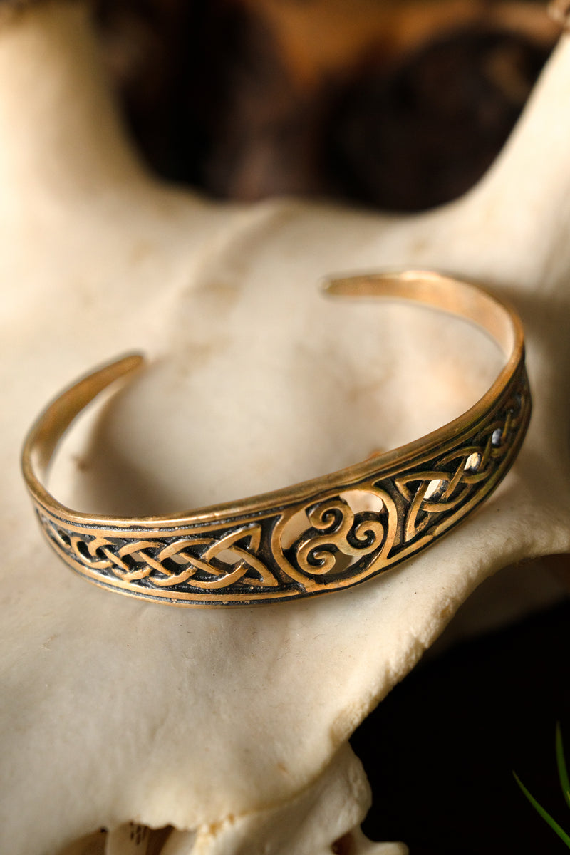 Smalle Keltische armband met trisquelion, brons