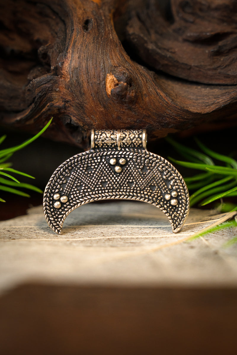 Rusvik Lunula Amulett klein, versilberte Bronze 