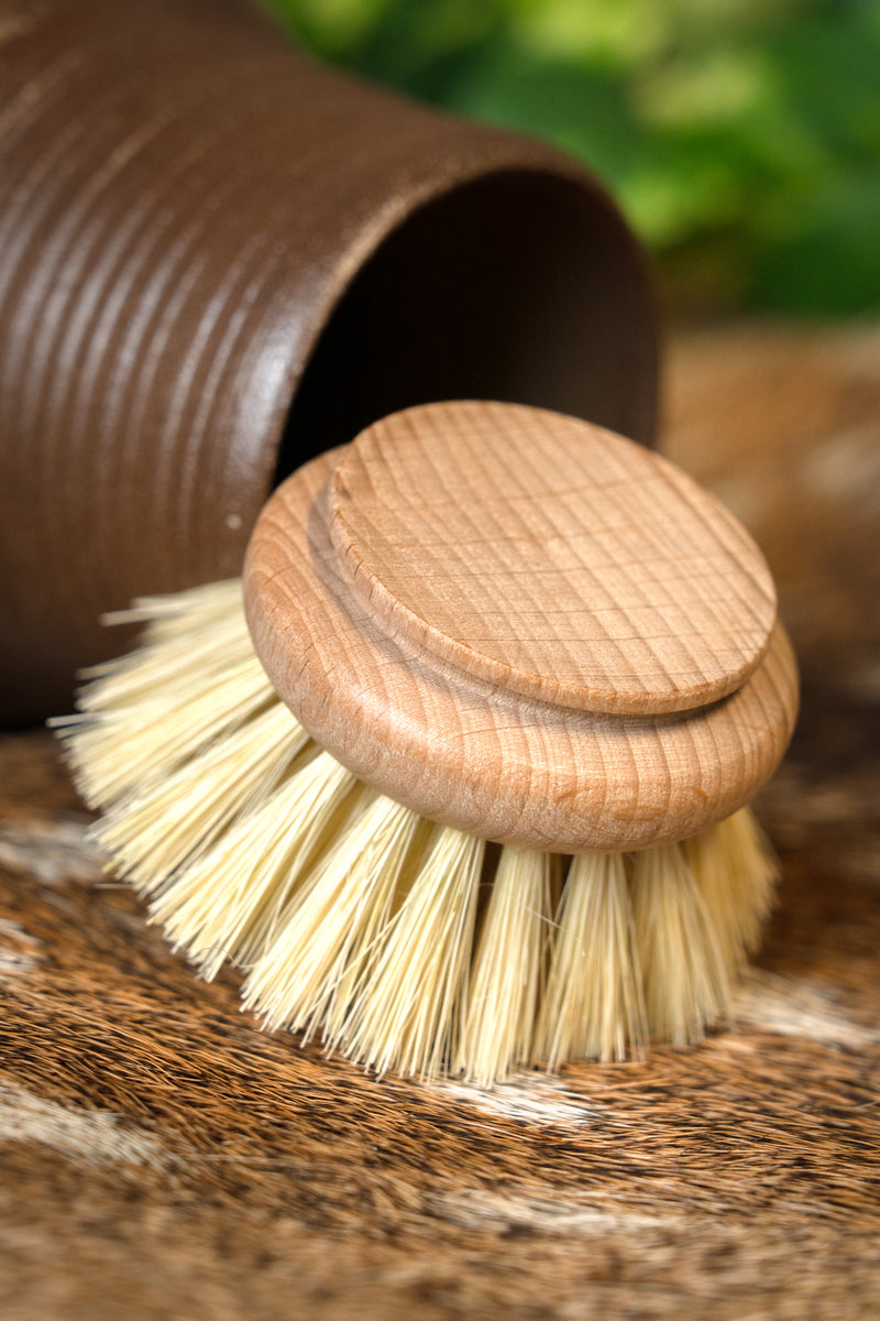 Cepillo de platos medieval 