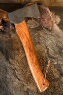 Traditionele outdoorbijl, semi-scherp