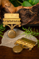 Romeins riembeslag Vindonissa, voor pugio, paar