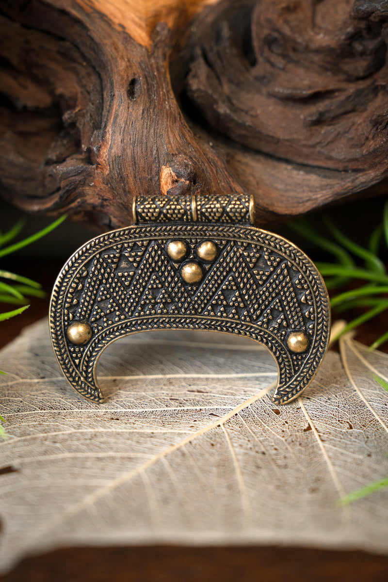 Rusvik Lunula amuleto grande, bronzo 