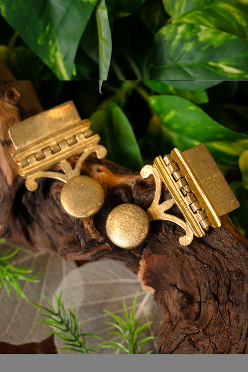 Romeins riembeslag Vindonissa, voor pugio, paar