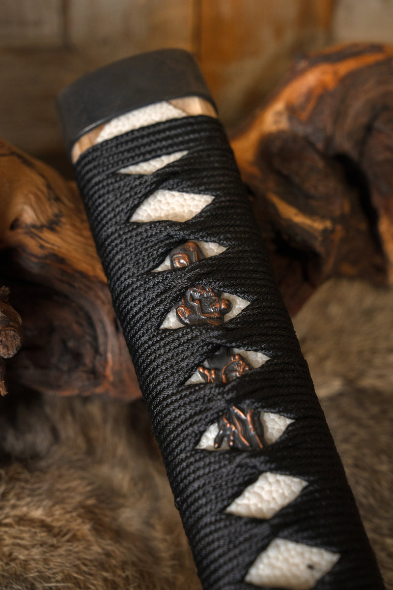 Impugnatura di katana nero 