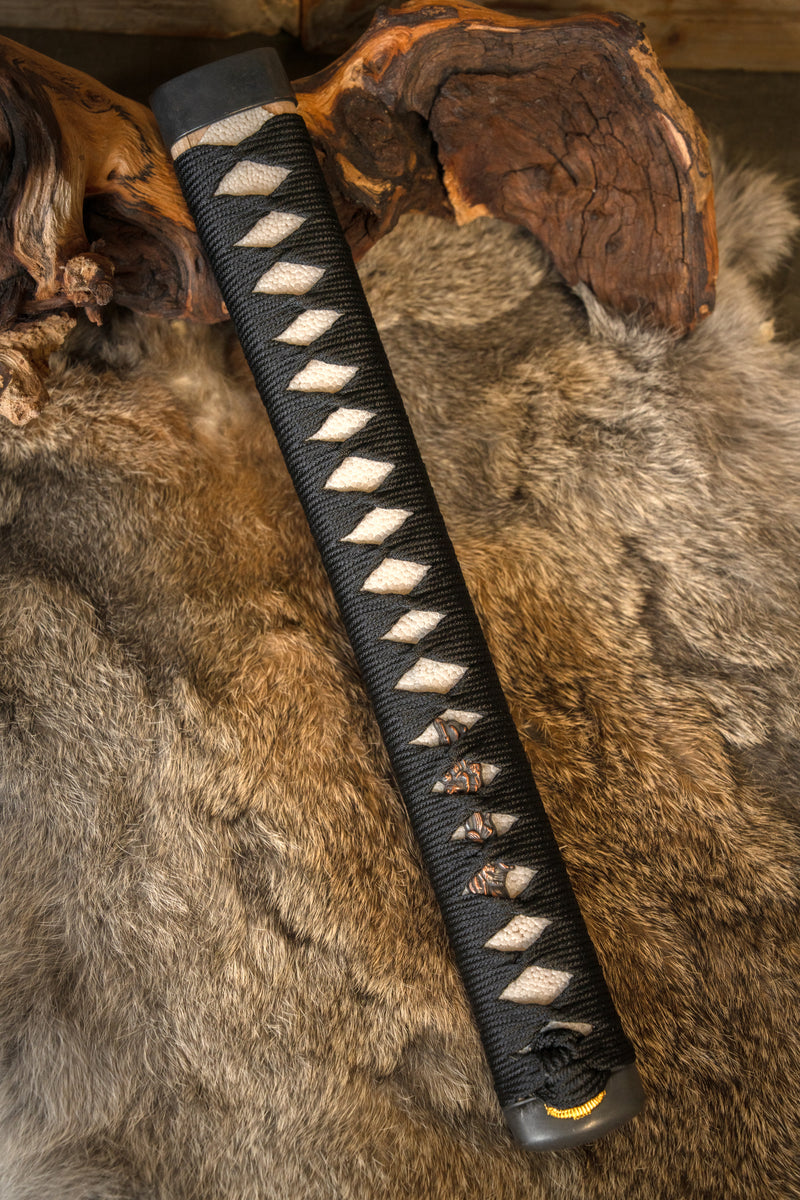Impugnatura di katana nero 
