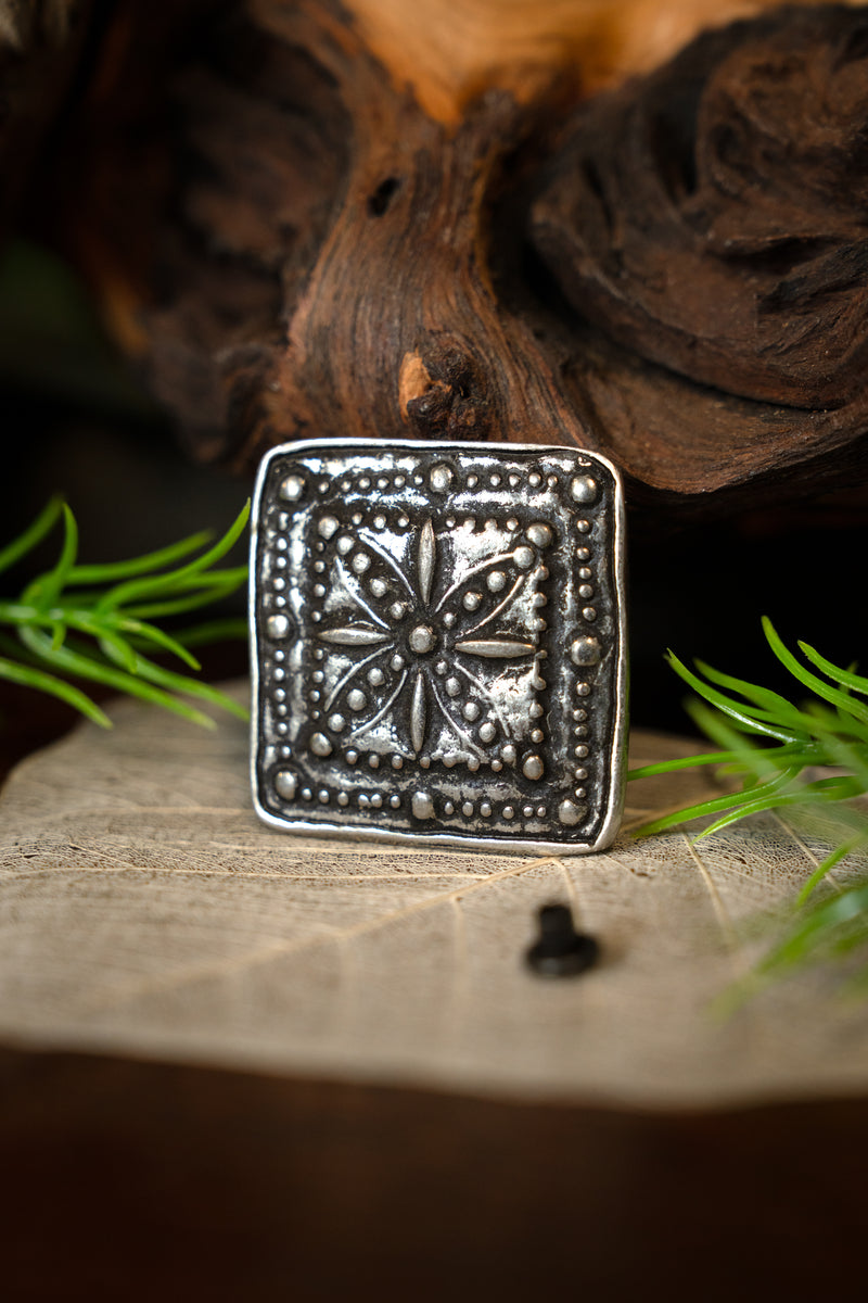 Riembeslag bloem (set van 5), 16e eeuw, verzilverd