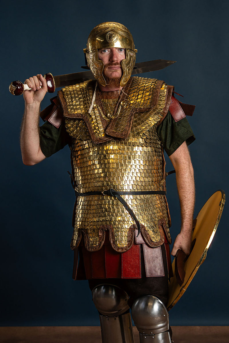 Schaalpantser, lorica squamata, messing