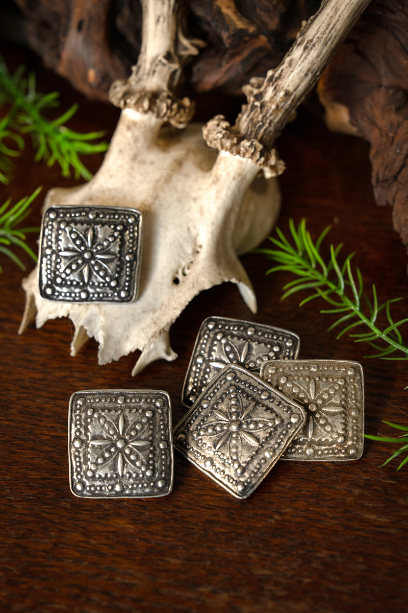 Belt fitting flower (set of 5), 16th century, silvered