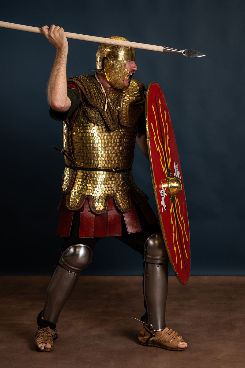 Schaalpantser, lorica squamata, messing