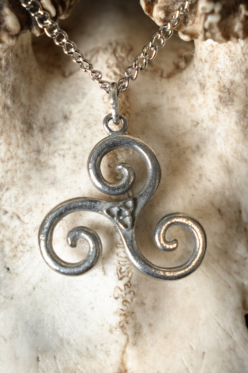 Wisiorek Triskelion, cyna 