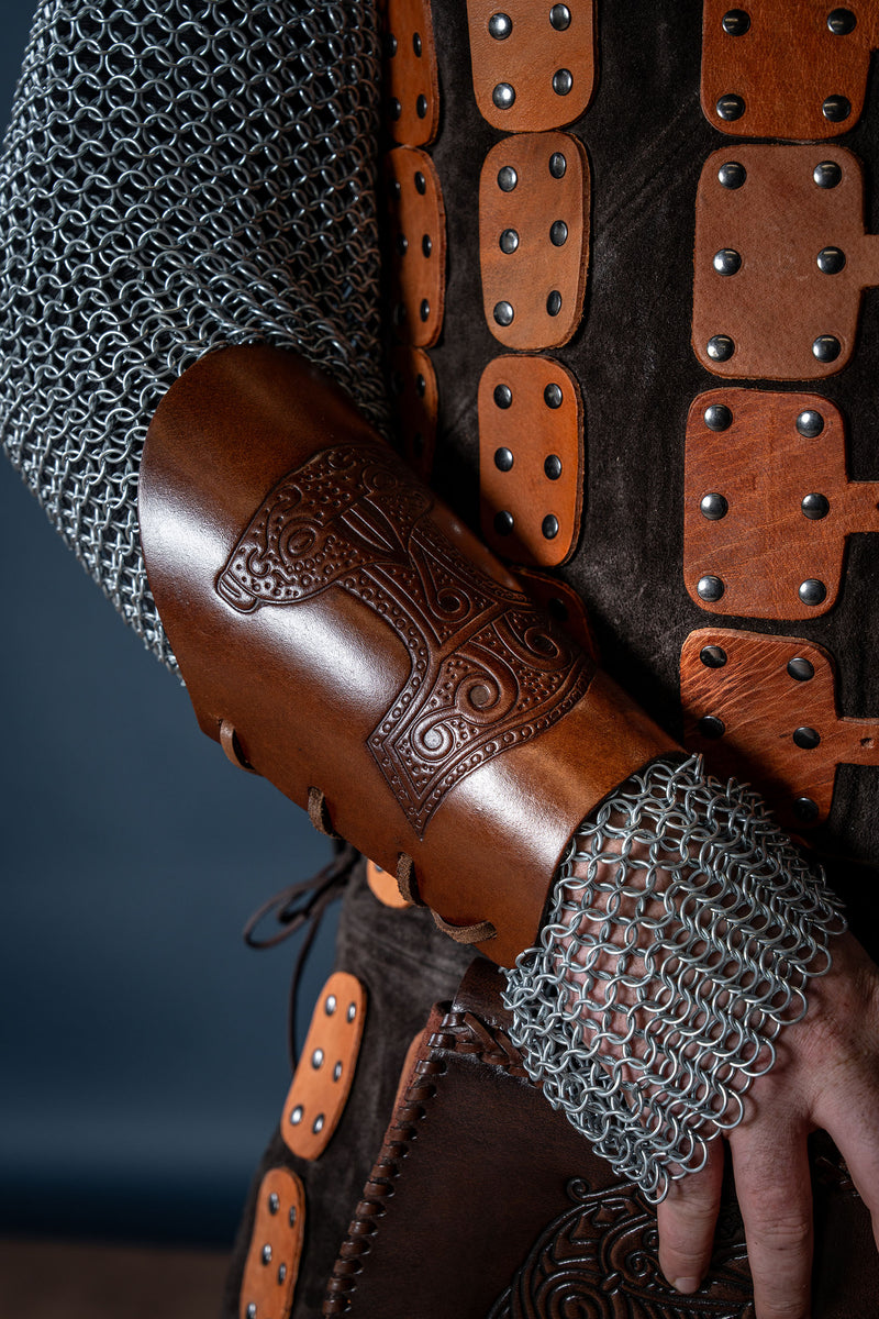 Leren Viking bracers met Thorshamer