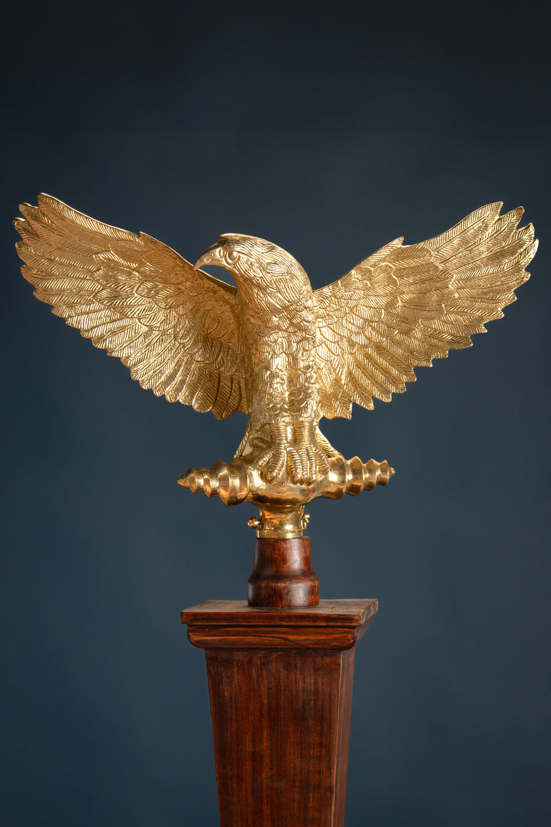 Aquila, romersk örn med schakt 