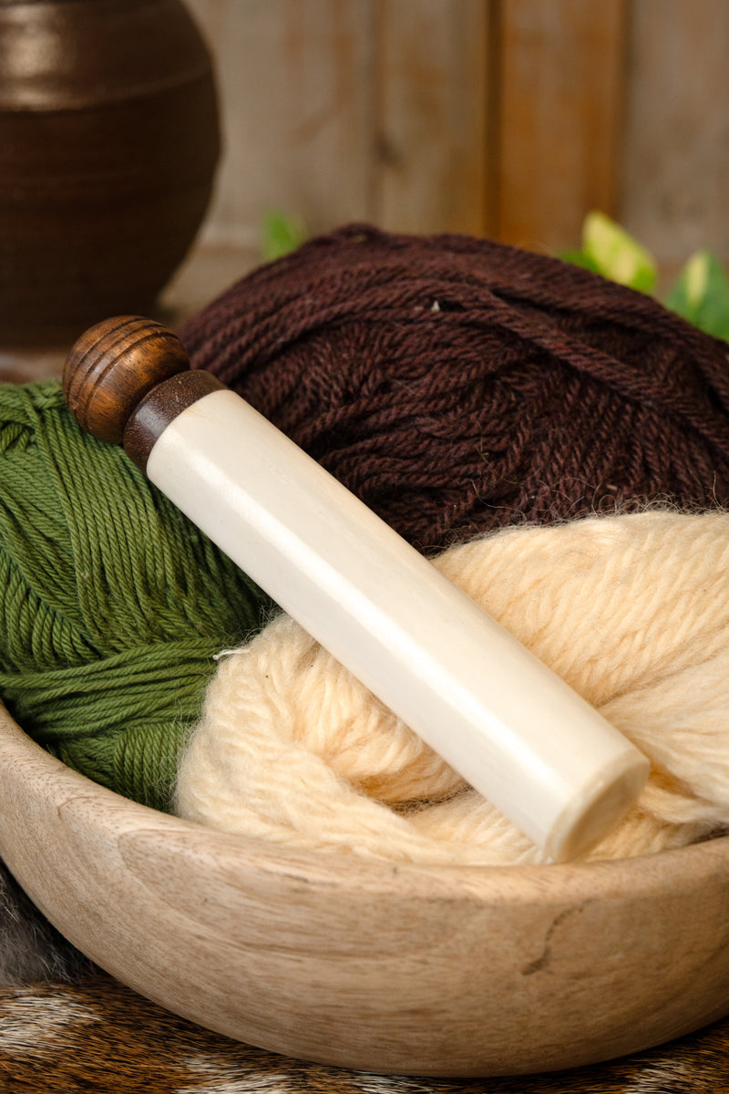 Caja de agujas de hueso medieval 