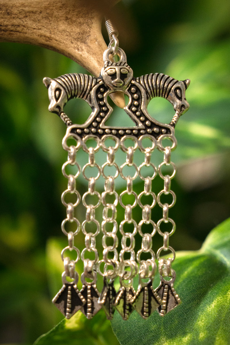 Viking oorbellen paarden, verzilverd brons