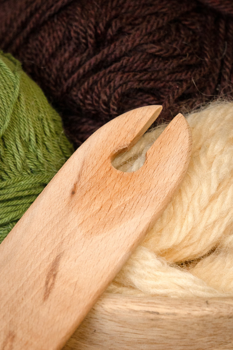 Wooden weaving shuttle light