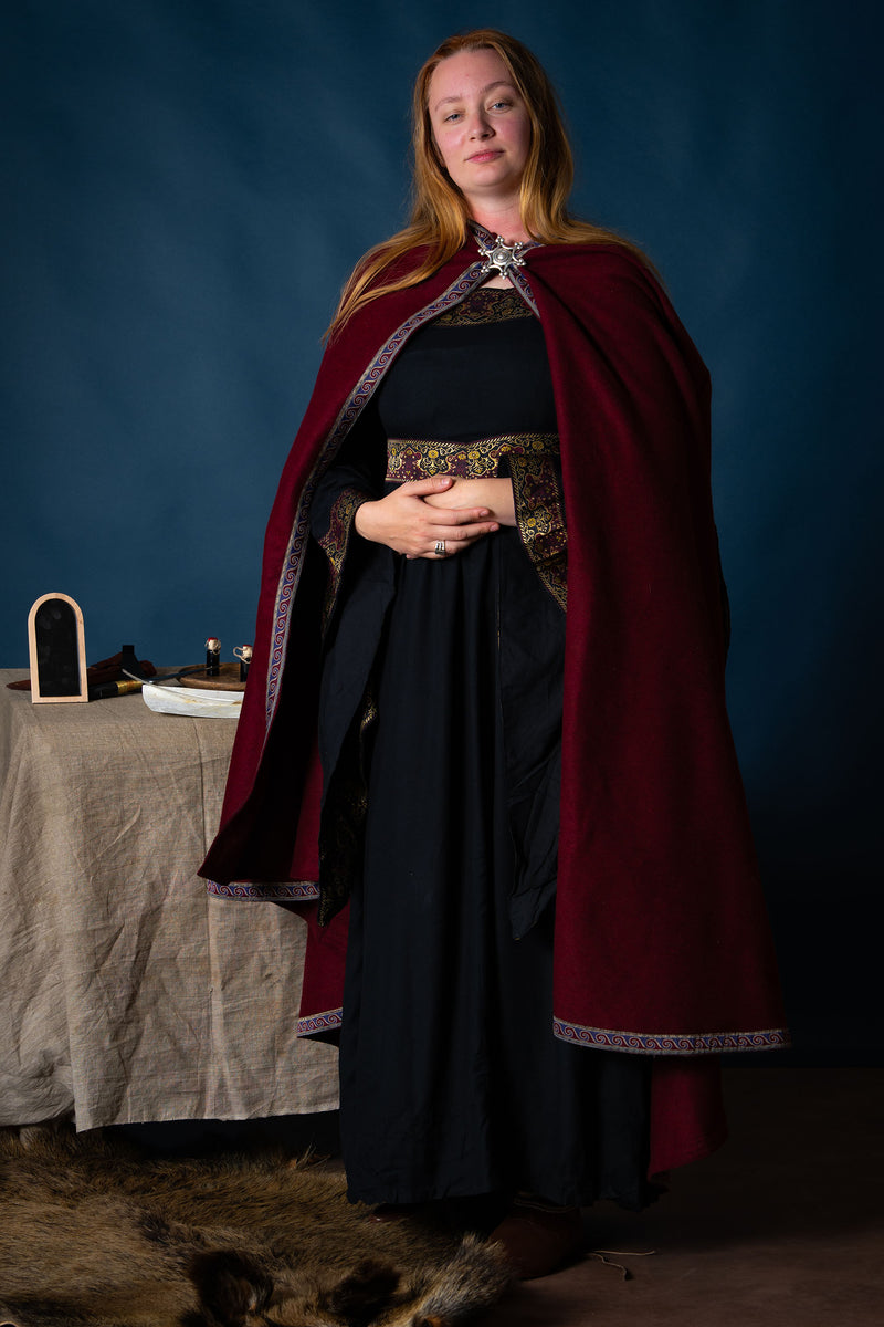 Embroidered cloak Lyra, red, wool mix