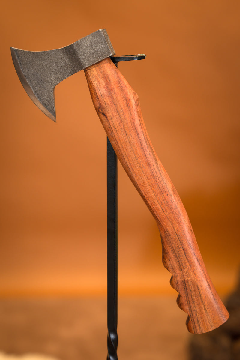 Hache d'usage médiévale, forgée à la main, semi-tranchante 