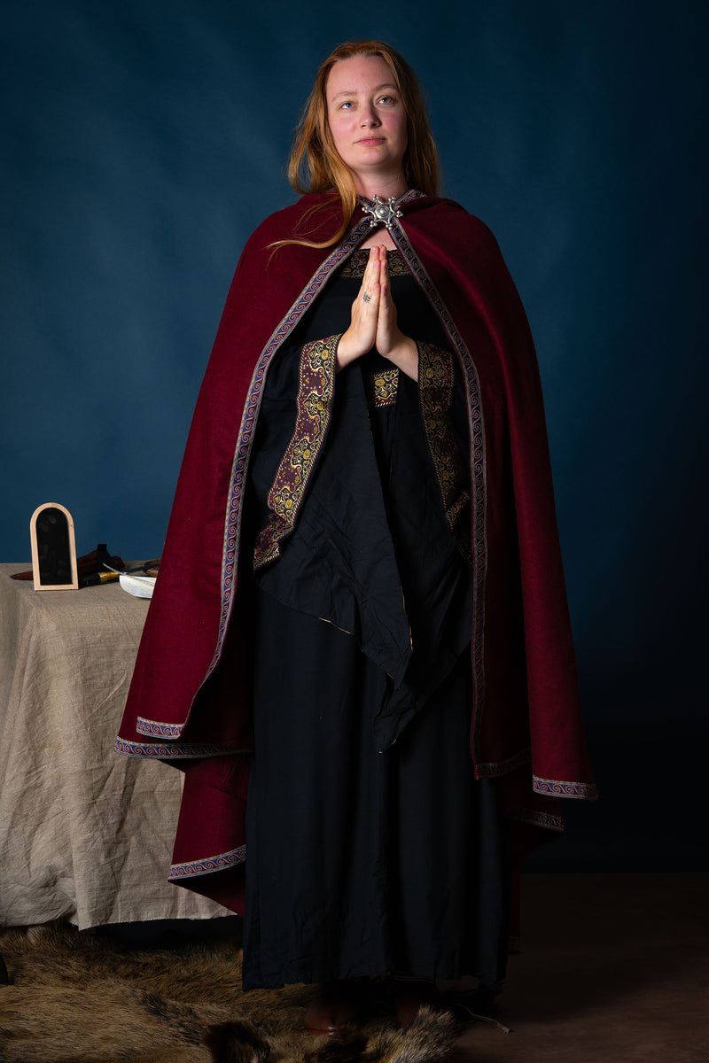 Embroidered cloak Lyra, red, wool mix
