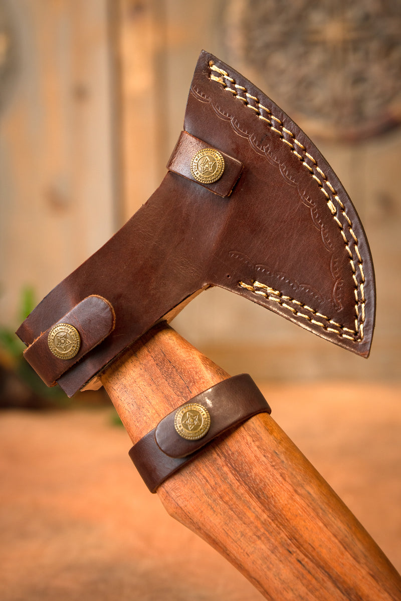 Hache d'usage médiévale, forgée à la main, semi-tranchante 