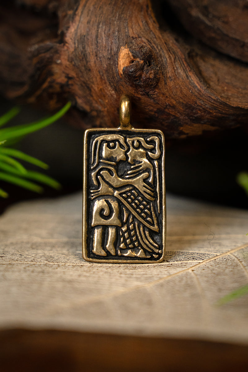 6e eeuws liefdesamulet, brons