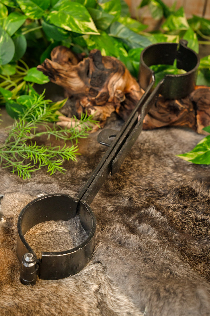 Middeleeuwse handboeien met stang