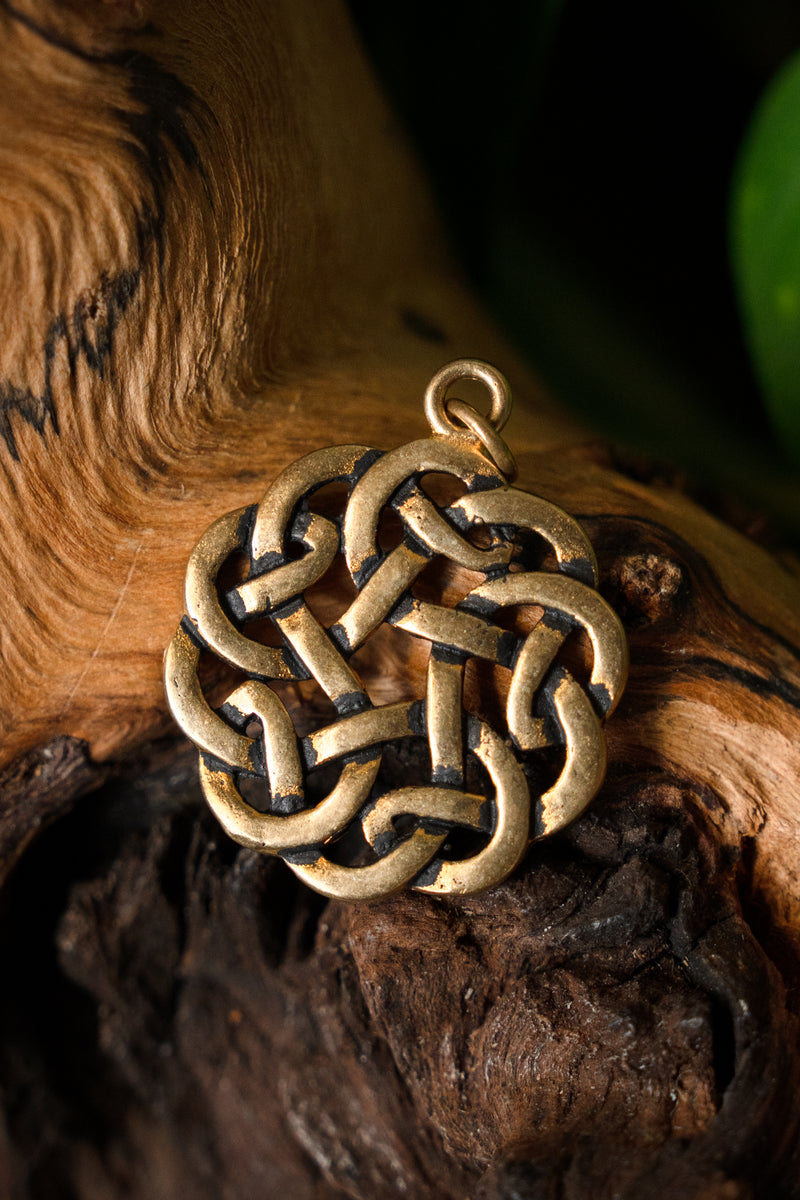 Amuleto nudo celta redondo, bronce 