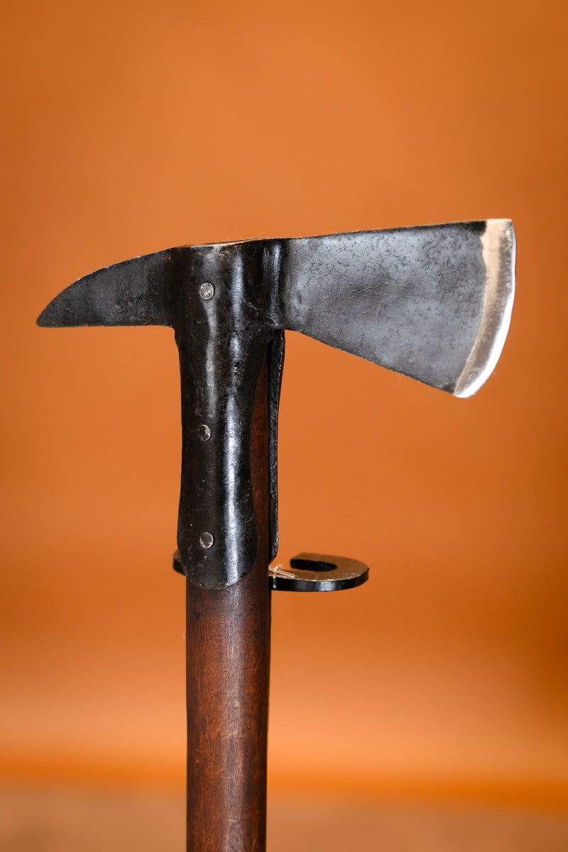 Piratabordningsyxa, halvvass 