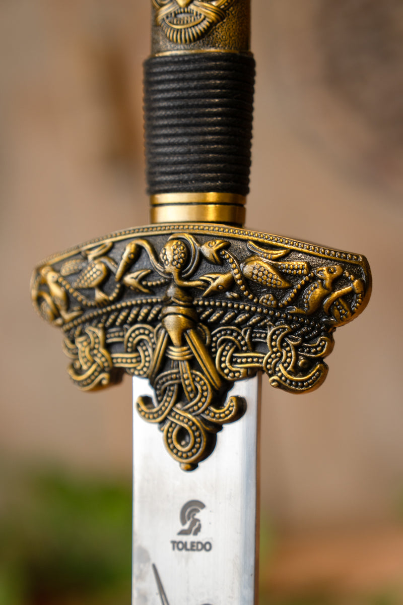 Dybekzwaard, semi-scherp