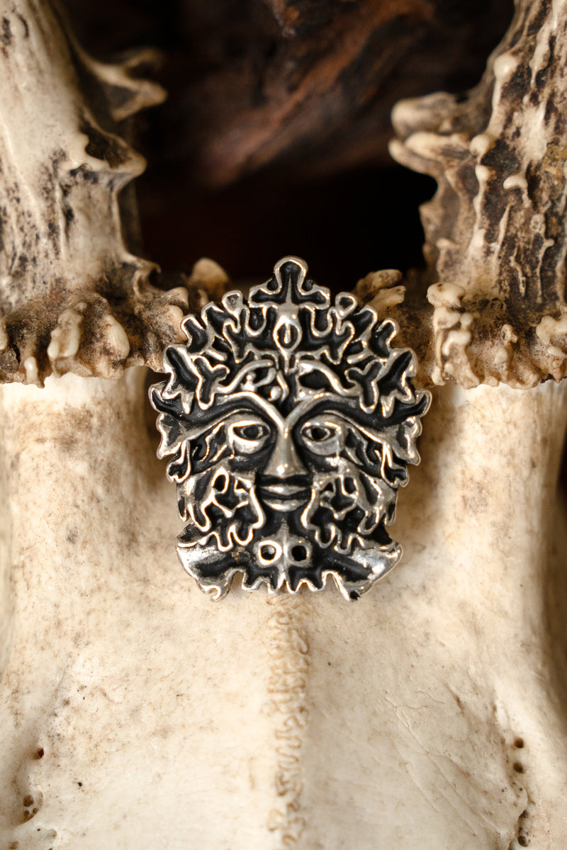 Green Man amulet, forsølvet bronze 